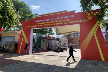 trien-lam-thanh-tuu-420-nam-tinh-quang-binh